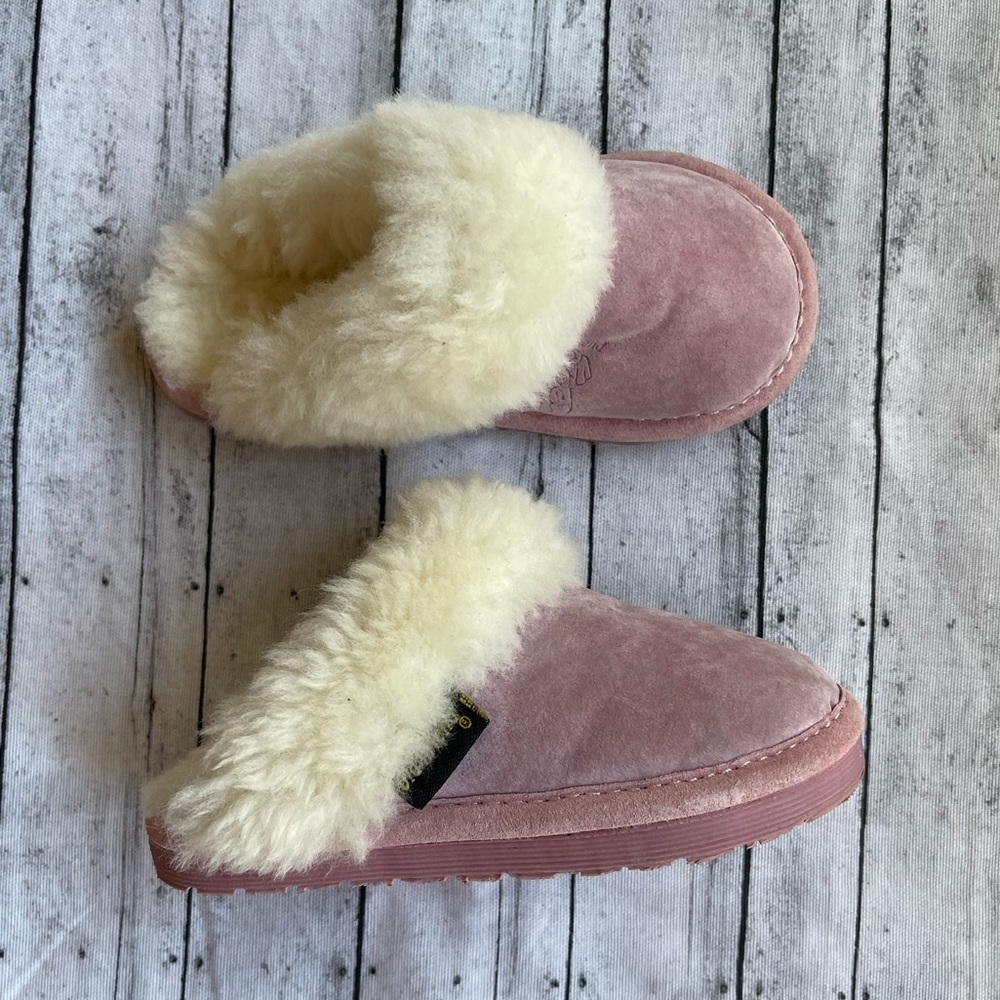 Old Friend children's acrylic fleece-lined pink scuff slippers - Picture 4 of 10